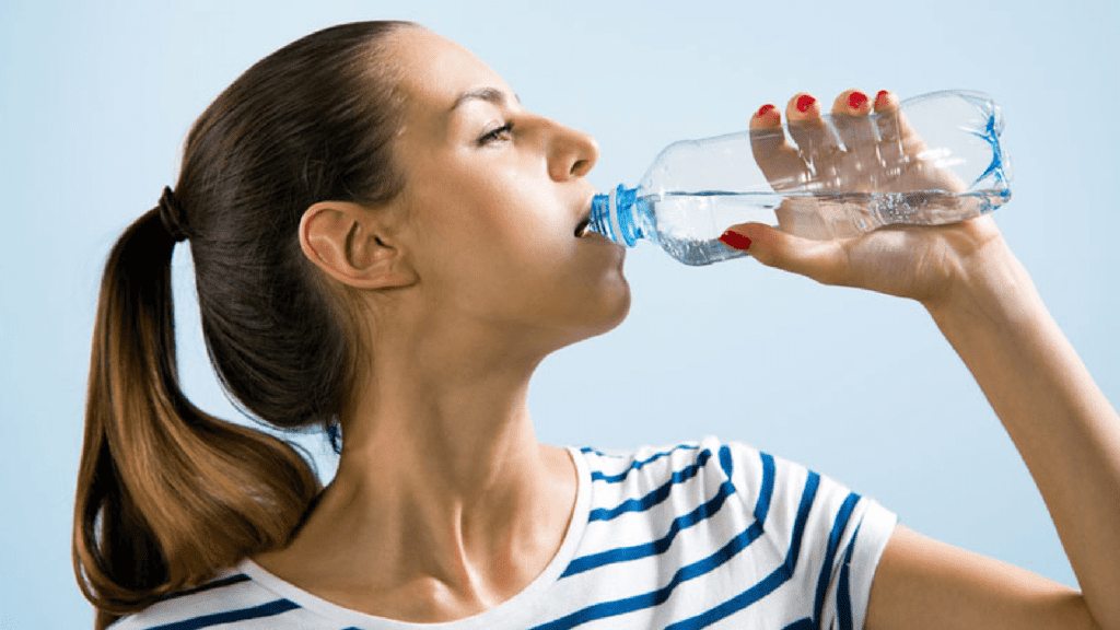 Beber agua es esencial para la salud