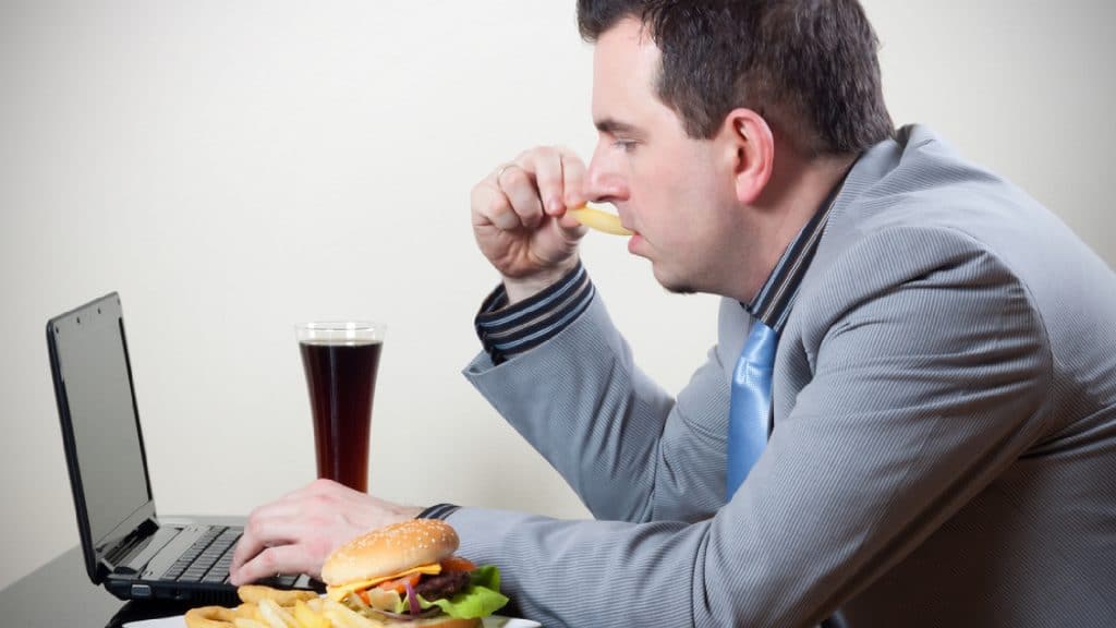 Hábitos poco saludables que debes evitar