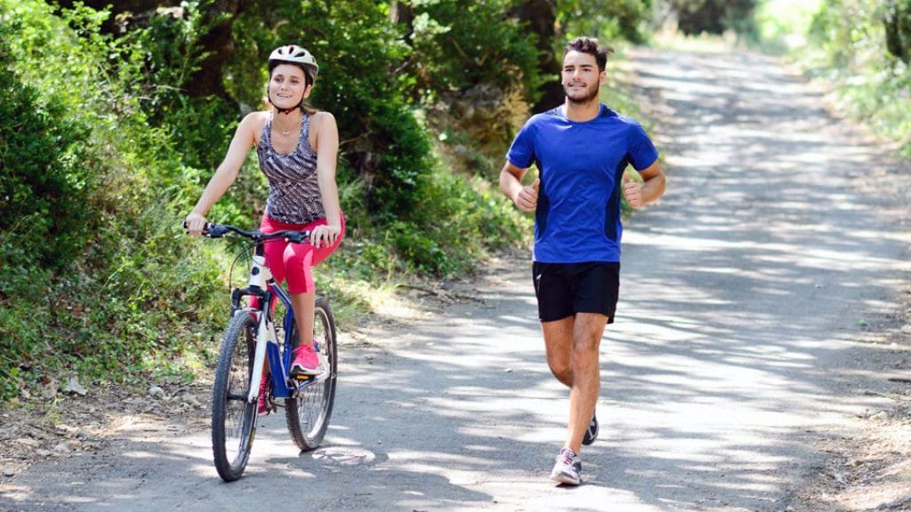 ¿Es mejor ir en bici o correr?